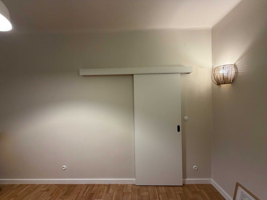 Drzwi przesuwne białe