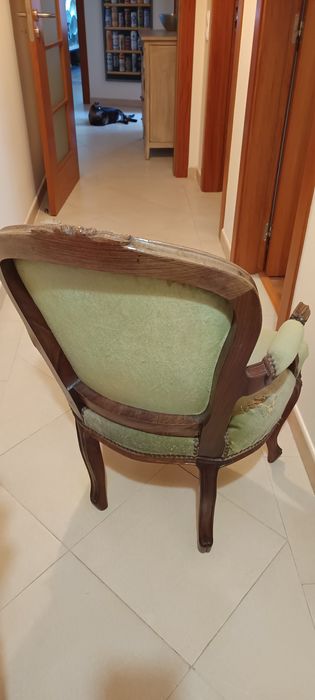 Cadeira antiga para restauro