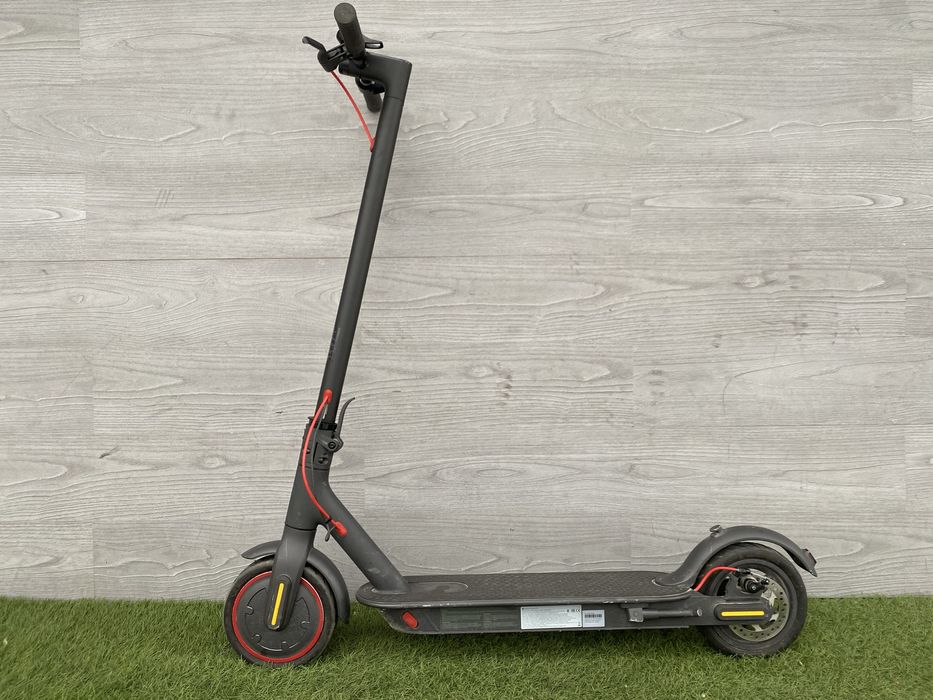 Самокат Mi Electric Scooter Pro