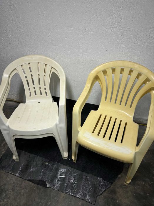 4 Cadeiras de Plástico