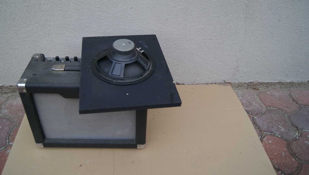 Piecyk gitarowy 30 W, dodatkowe efekty