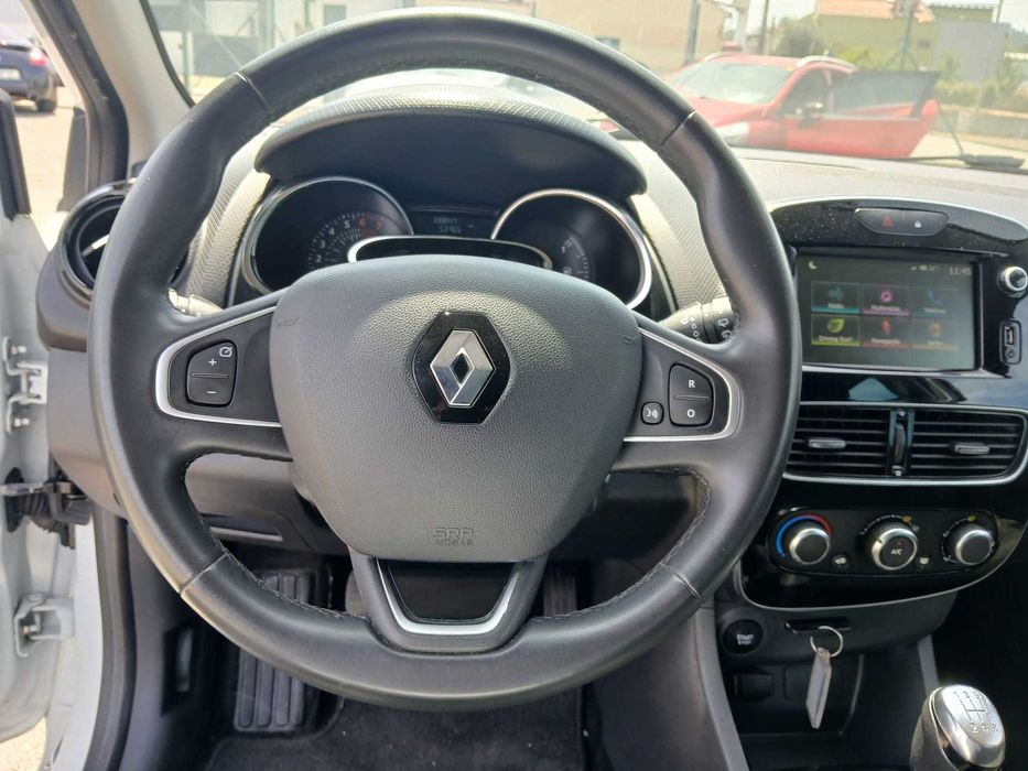 Procura automóvel? Escolha com Confiança. Stand de Carros Usados e Seminovos. Vendemos viaturas de qualidade para todo o país. Visite-nos em Coimbra!