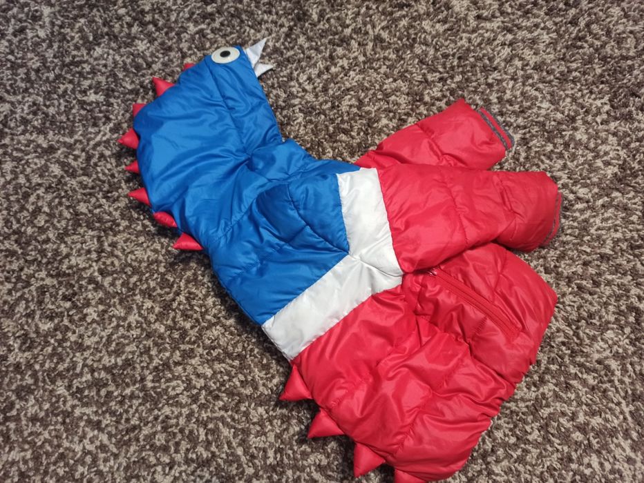 Демісезонна куртка F&F, на 4-5 років.