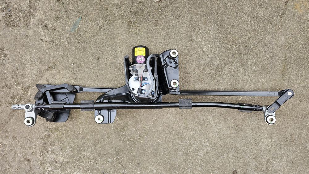Mechanizm wycieraczek z silnikiem DAF LF 220