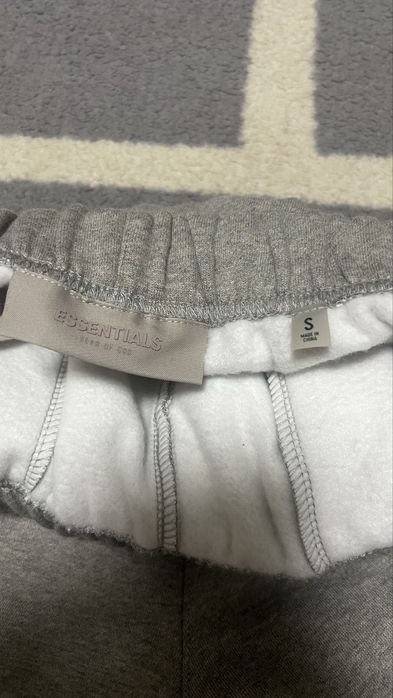 Spodenki Essentials FEAR OF GOD