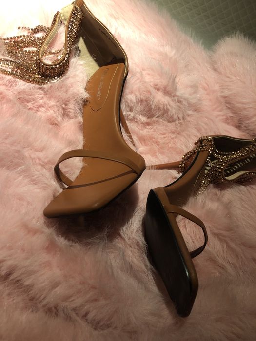 Sandalias salto alto com strass tmn 39 novos