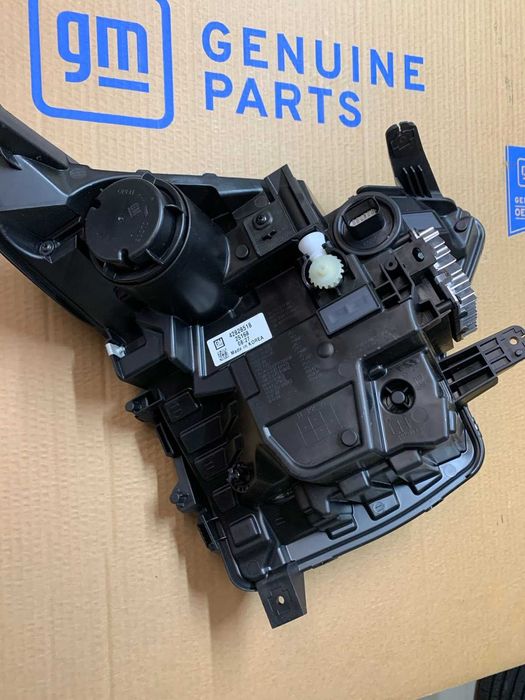 Фари передні  Chevrolet Bolt EV EUV, BLAZER EV, EQUINOX EV