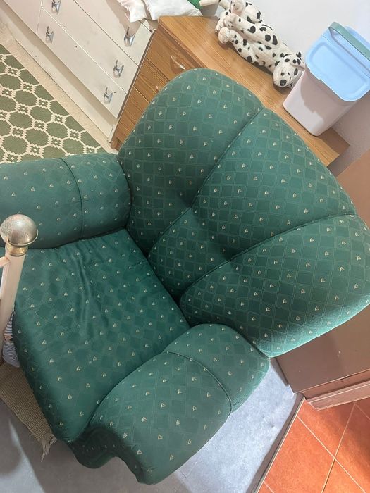 Sofá de 3 lugares mas também faz Sofá cama e um sofa de um lugar