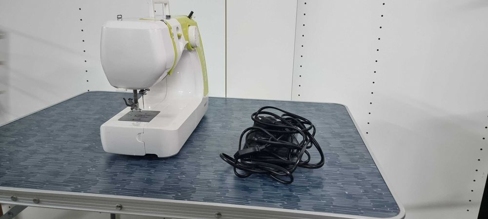 Maquina costura Delecline