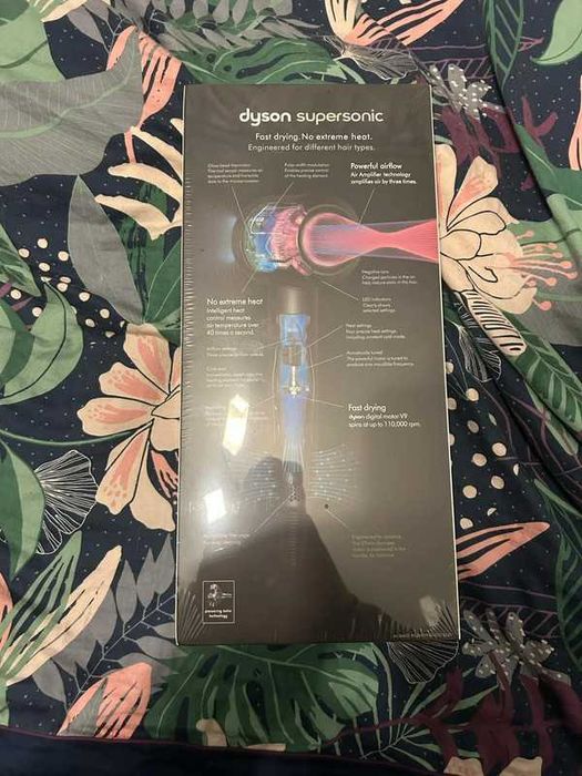 Stan idealny suszarka do włosów prezent-nowa