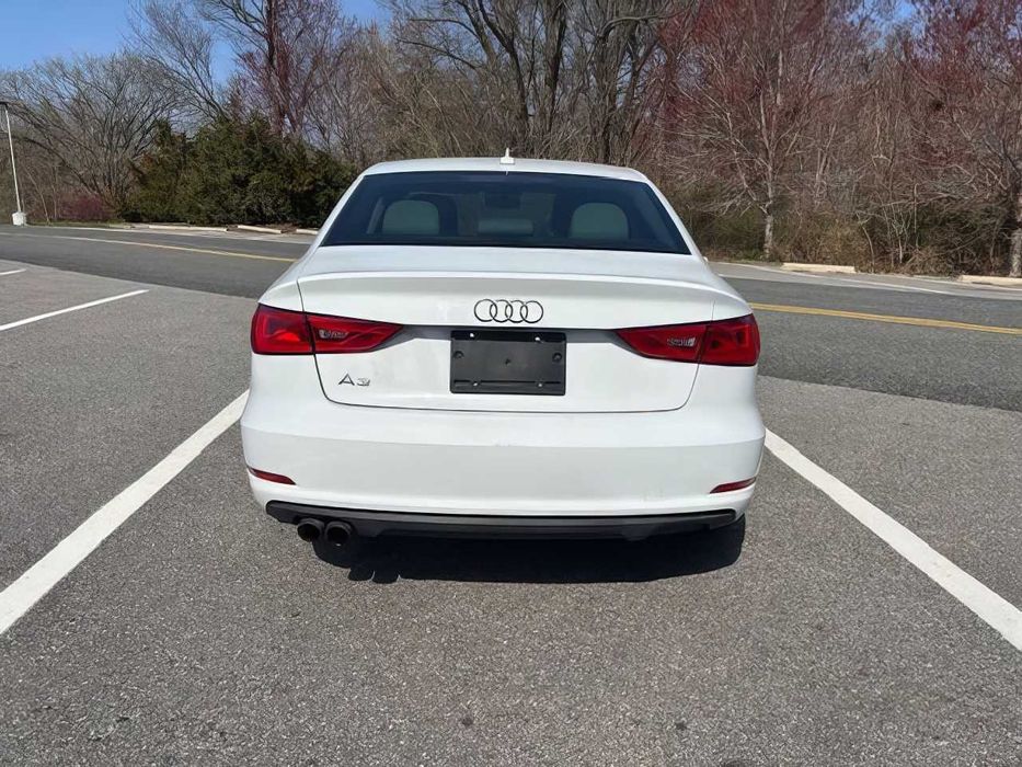 Audi A3 Premium      2015