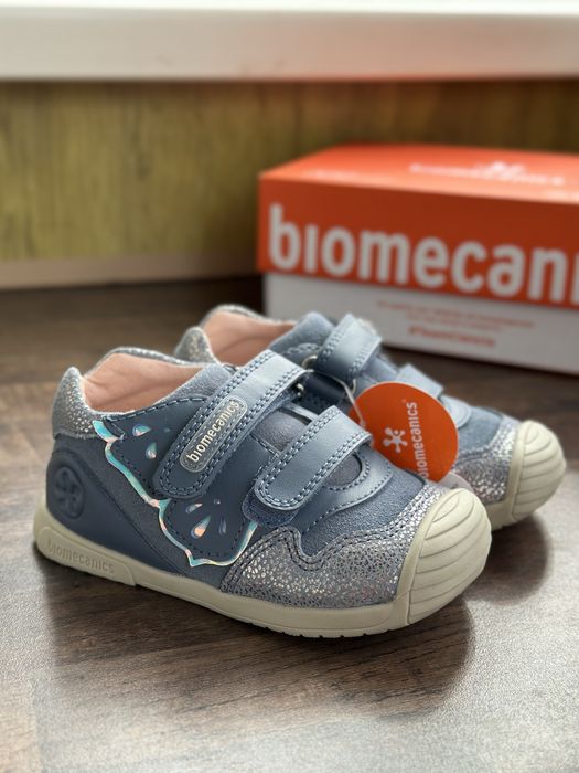 Нові кросівки снікерси Biomecanics 23 розмір