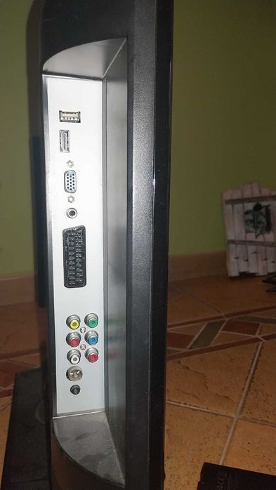 Telewizor 22 cale z pilotem