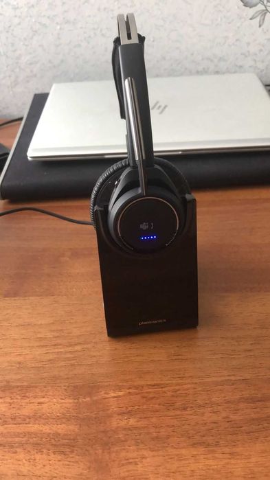 бездротова гарнітура Plantronics Voyager Focus UC B825