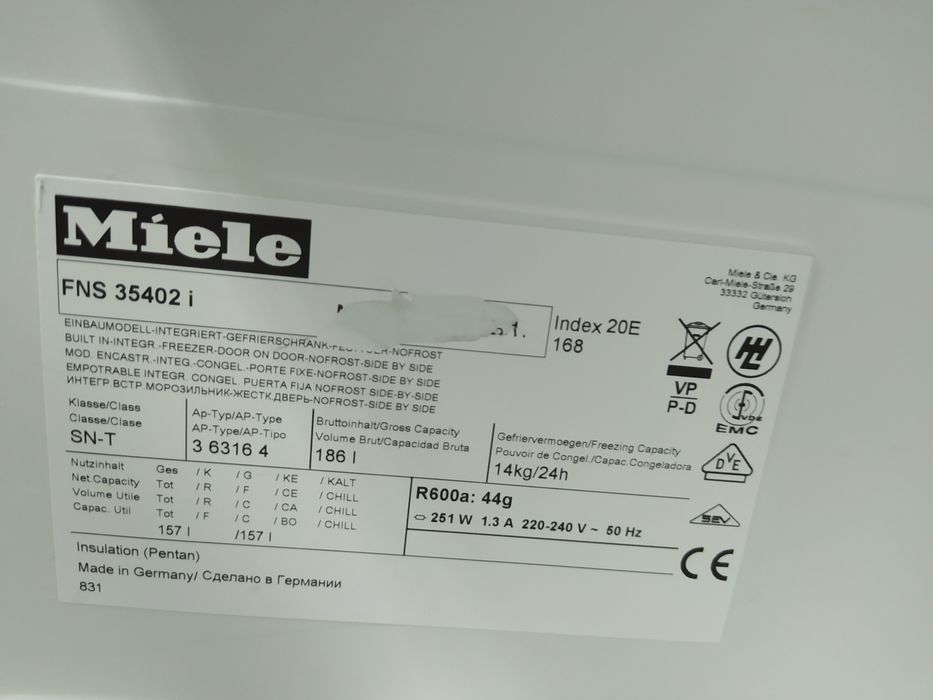 Морозильна камера Miele FNS 35402 i