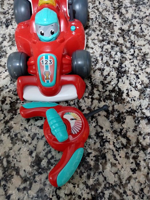 Carro de corrida baby clementoni telecomandado