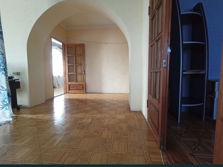 11 фонтана. Хозяин. Дом под мини отель, пент хаус, детский сад