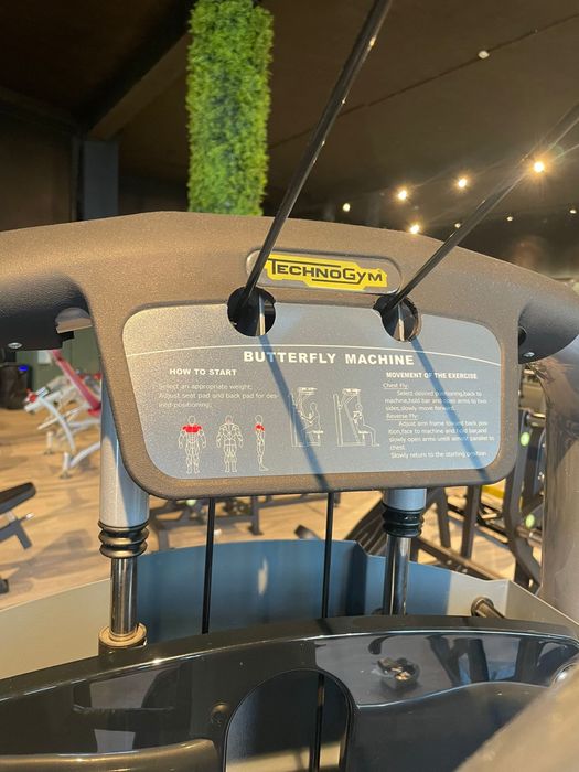 Peck Deck technogym