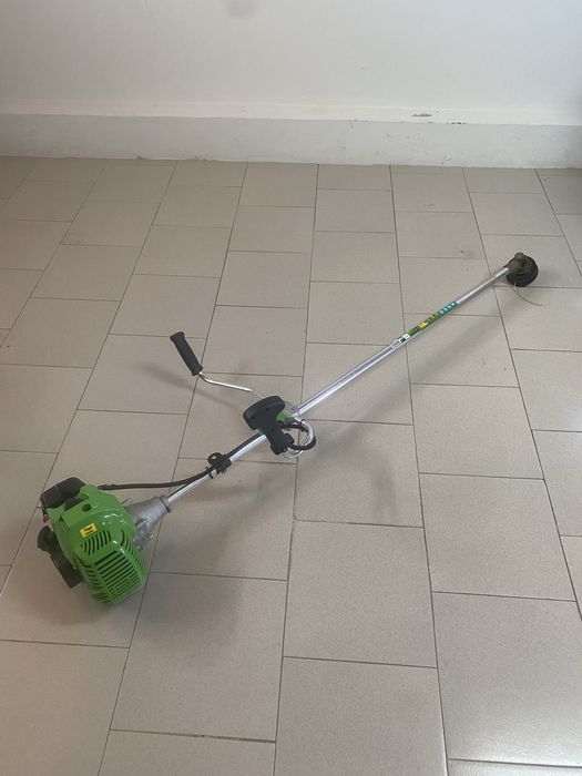 Máquina de Cortar Relva de Fio