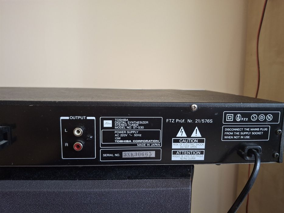 Tuner Toshiba ST-S30