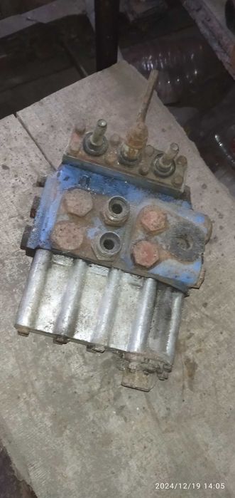 Продам гідророзподільник р 75