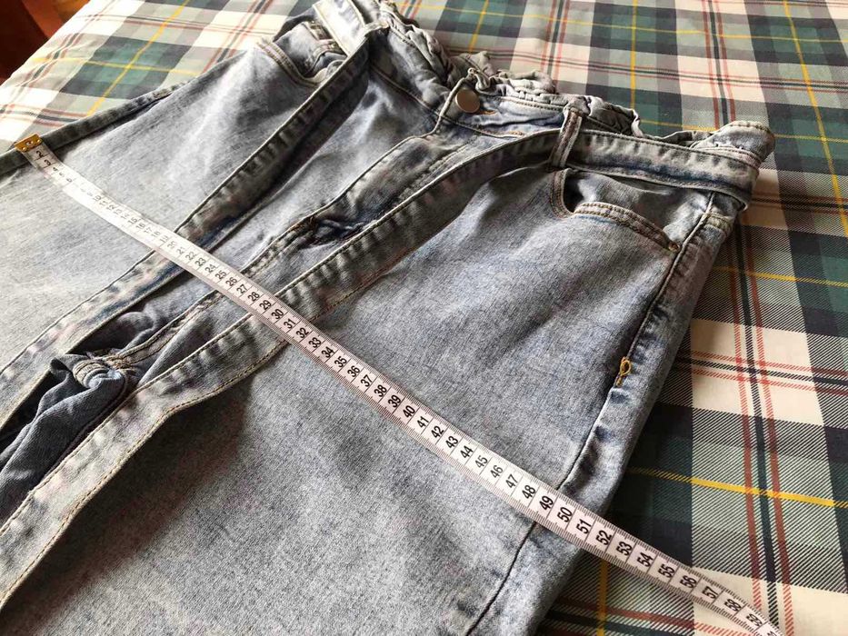 Женские джинсы boohoo на высокой посадке размер 52-52.