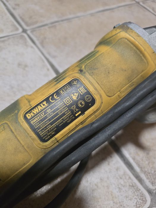DEWALT DWE4157 Szlifierka kątowa 125mm 900W