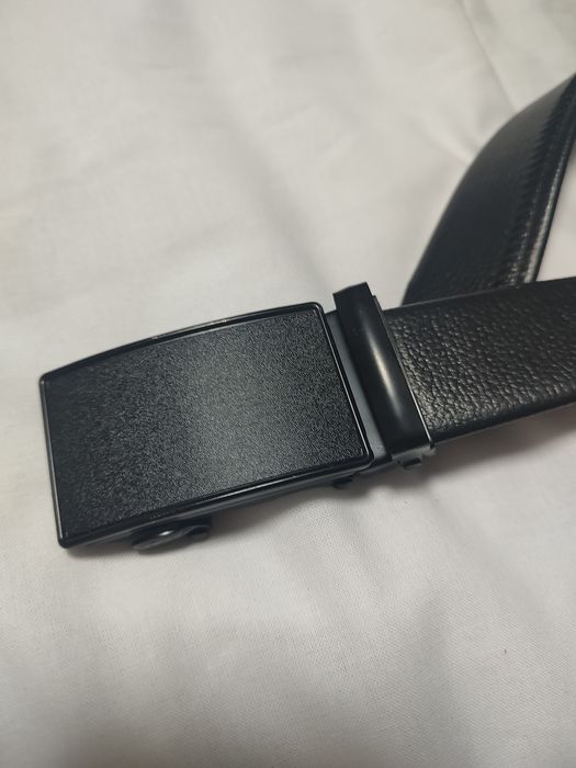 Мужской кожаный ремень универсальный