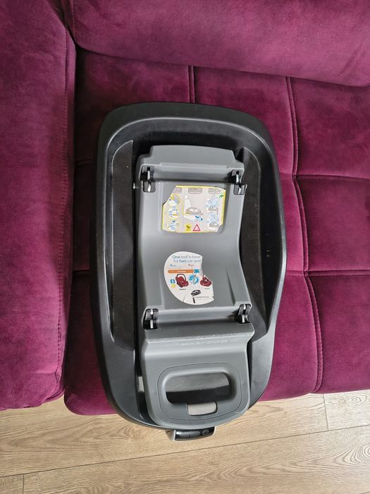 Fotelik samochodowy z bazą maxi cosi