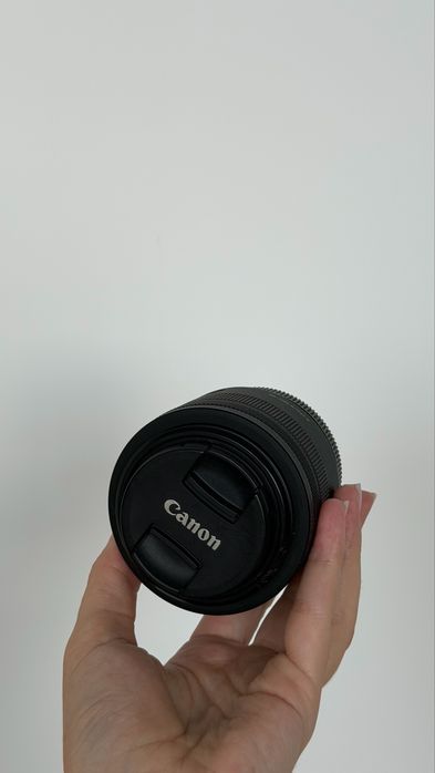 обʼєктив Canon RF 35 mm f1.8 macro