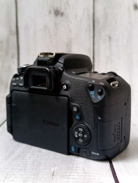 Canon 760D jak nowy, tylko 5400zdjęć