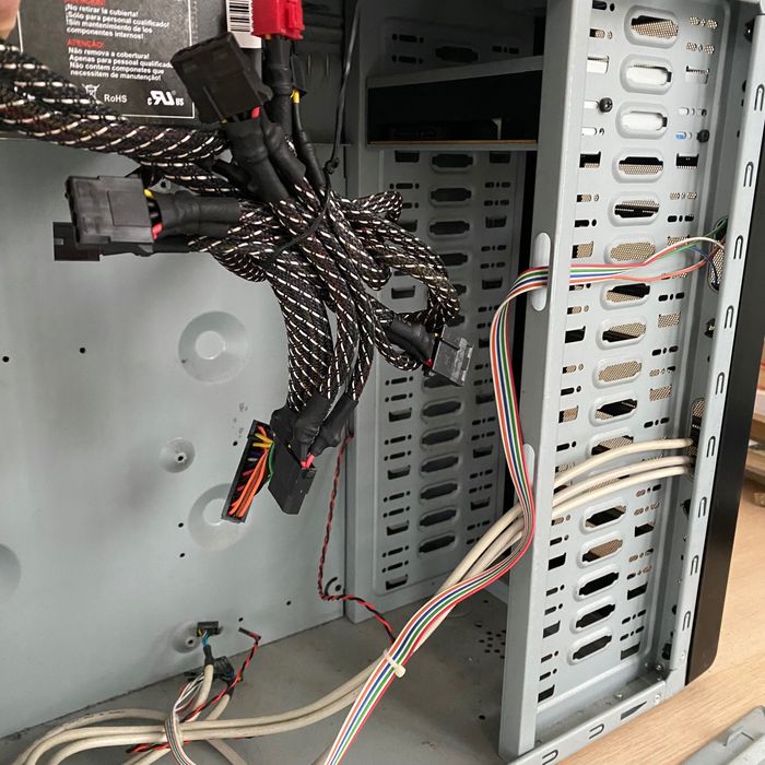 Caixa PC NOX ATX + Fonte de alimentação NOX