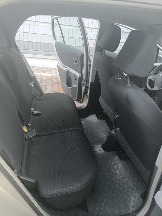 Toyota Yaris 2010r