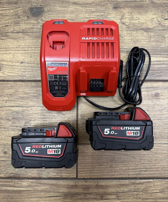 Zestaw Milwaukee M18: 2x akumulator 5Ah + szybka ładowarka M12-18FC