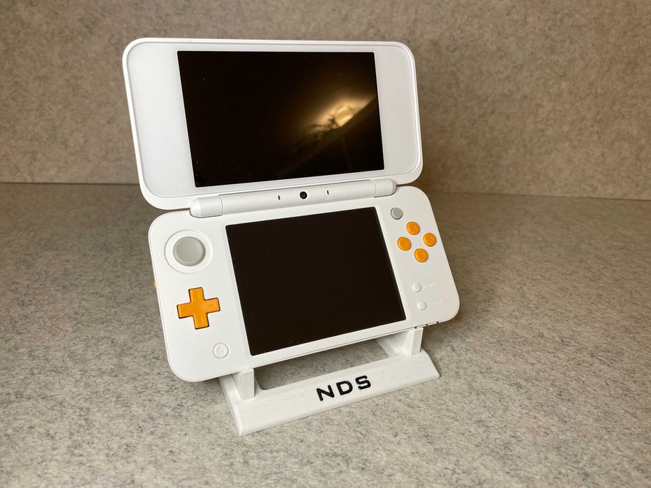 Stojak na konsole Nintendo DS/3DS biały