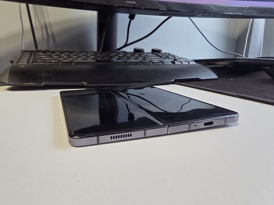 Telefon Samsung Galaxy Z FOLD 5 12/256GB czarny stan bdb