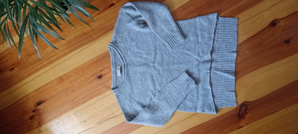 Szary sweter rozmiar M