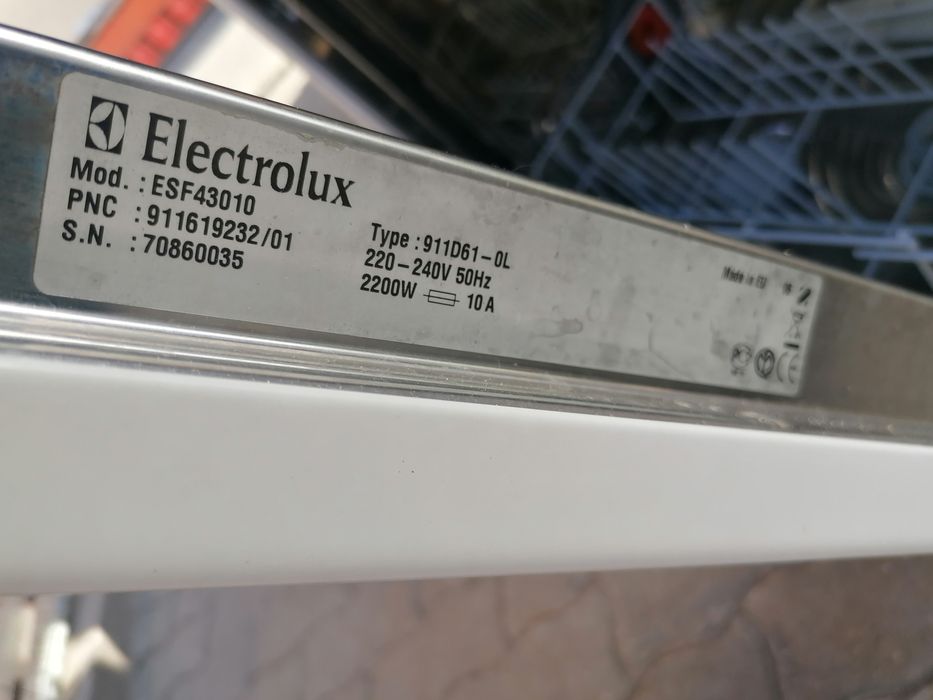 Cesto superior de máquina de lavar louça Electrolux de 45 cm