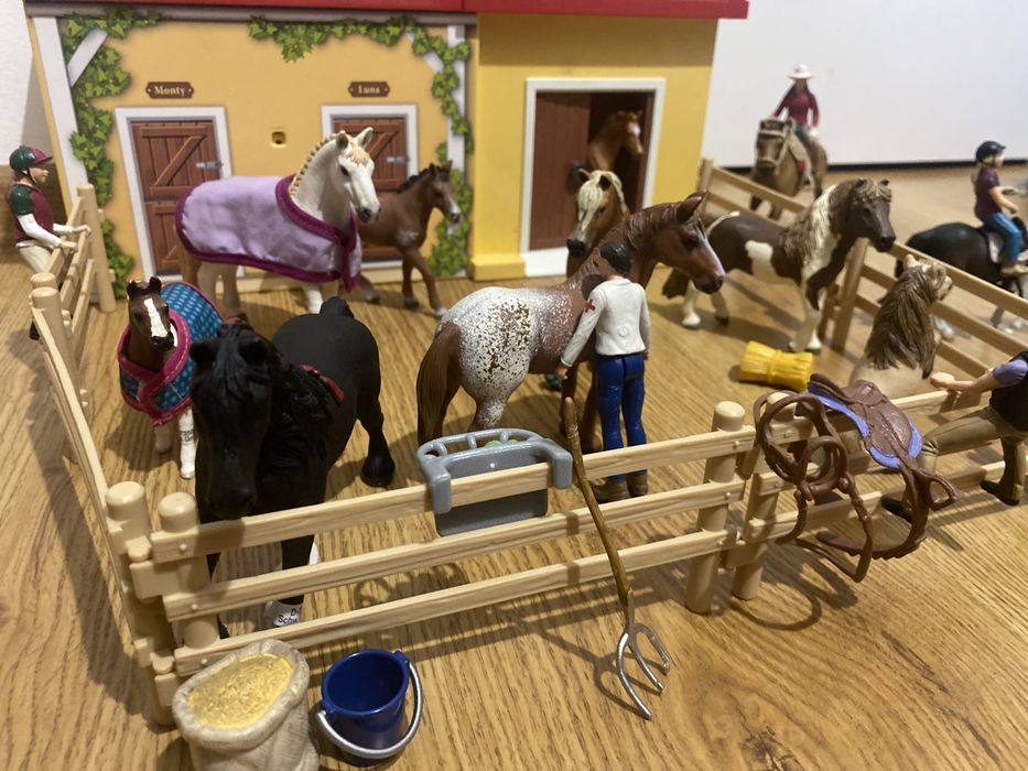 Stajnia dla koni schleich collecta playmobil