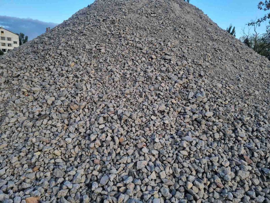 Песок речной, щебень 5-20, щебень 20-40, пісок річковий, бой бетона.