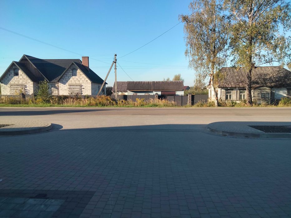 Земельна ділянка з будівлями