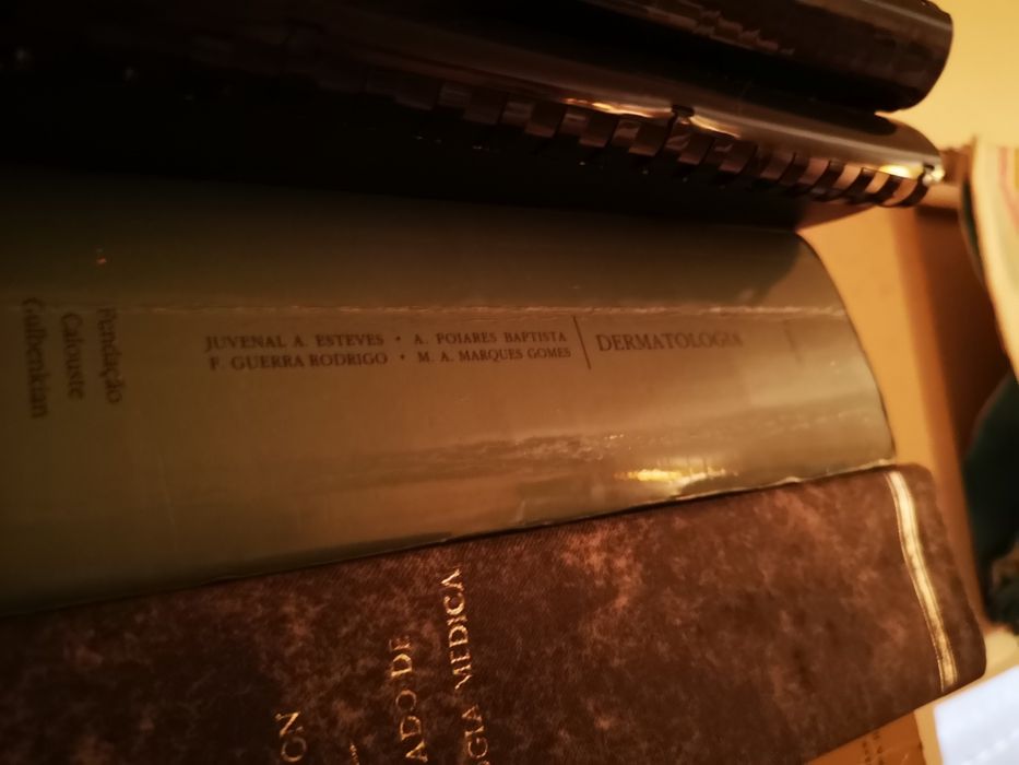 Vendo livros técnicos química, dermatologia, fisiologia, farmácia...