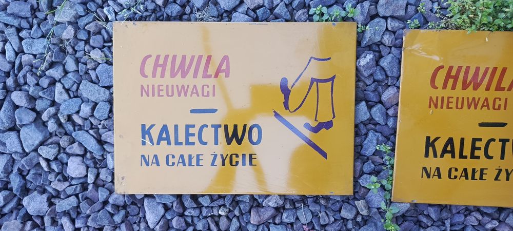 Stare metalowe tablice PRL