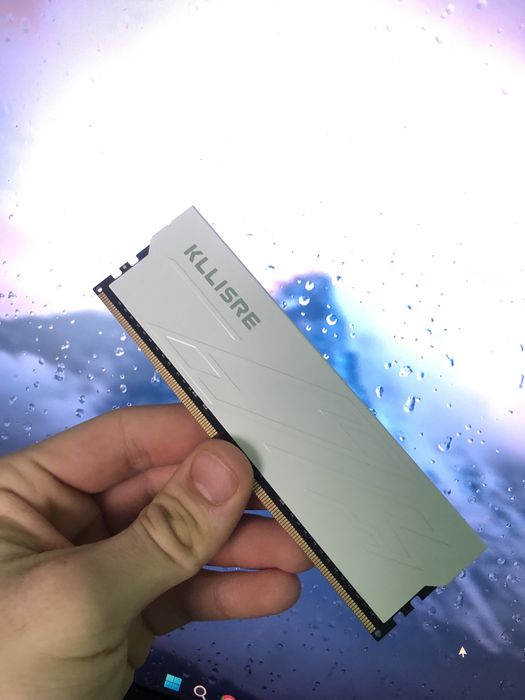 оперативна пам ять 16 гб ddr4 3200 KLLISRE