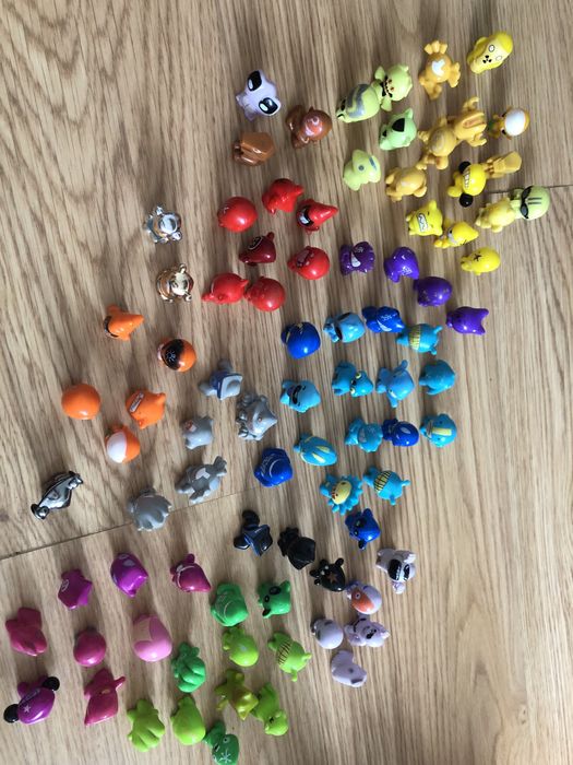 Coleção Gogos no total de 86 bonecos .