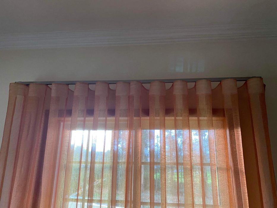 3 pares de ortinas em organza com a calha, como novas
