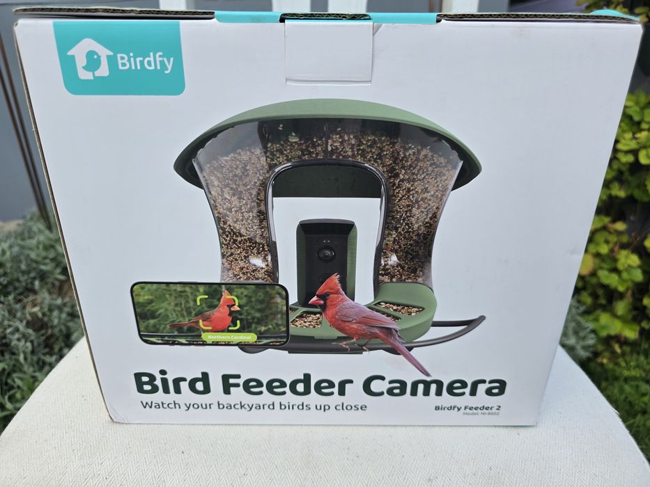 Nowoczesny inteligentny karmnik dla ptaków z kamerą – Birdfy Feeder 2 (Najnowsza wersja!)