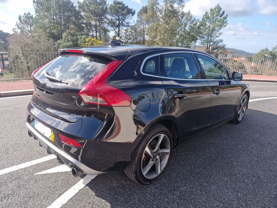 Volvo v40 r design 2015