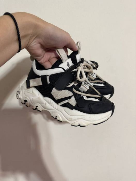 Кроссовки Rtdyzhan DYZ
Размер 32
Стильные
Очень удобные