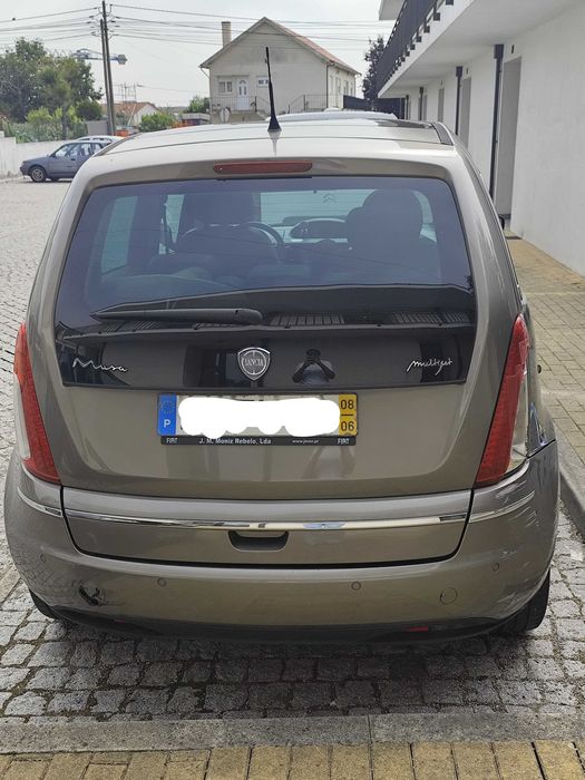 Carro Lancia musa caixa automática